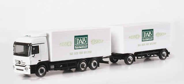 Herpa  MB Actros L '02 Koffer-HZ "DAB" 
