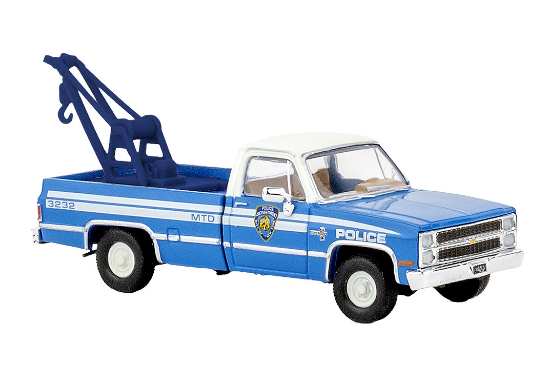 Brekina Chevrolet C 10 Pickup  Abschleppwagen, NYPD, Bj.1982 