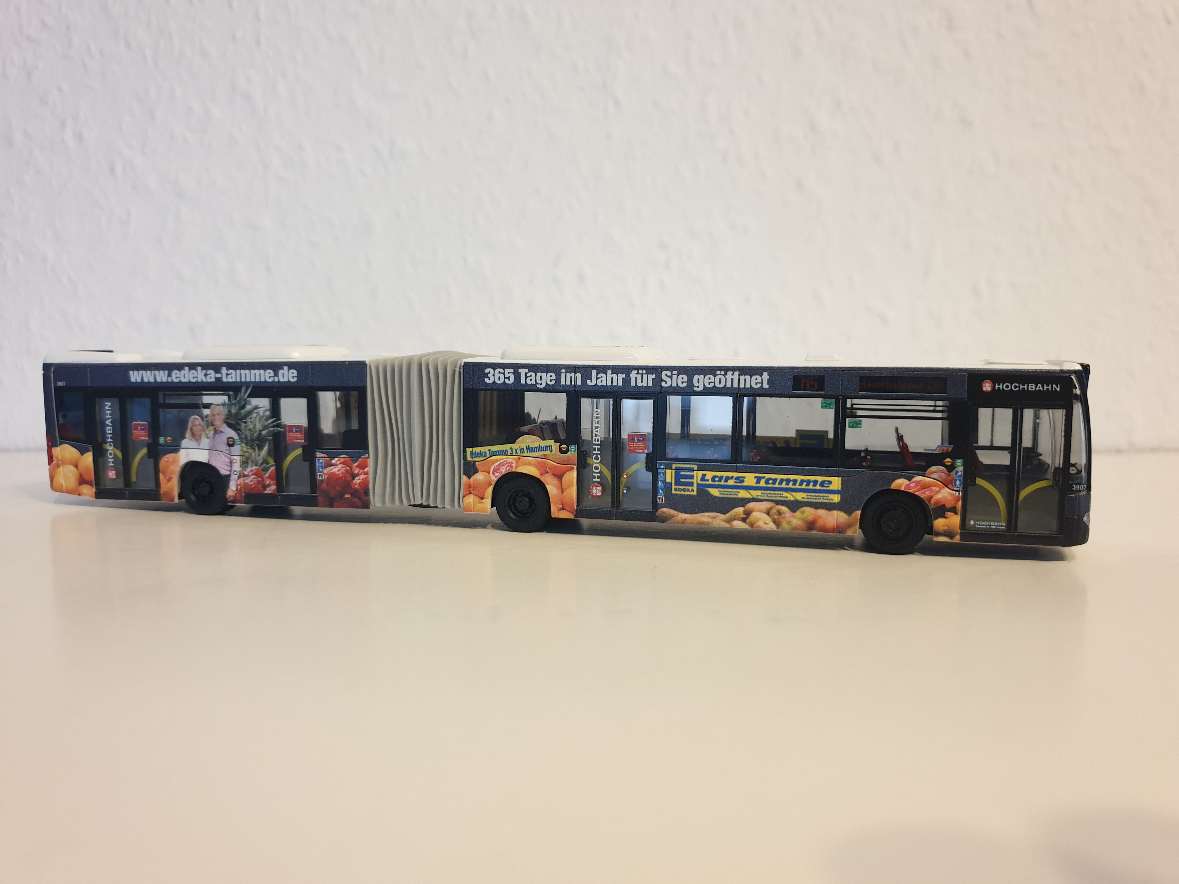 Rietze MB Citaro G15 Hamburger Hochbahn Edition 5 mit EDEKA Lars Tamme Werbung - Wagennummer 3907- Zielanzeige Linie M5