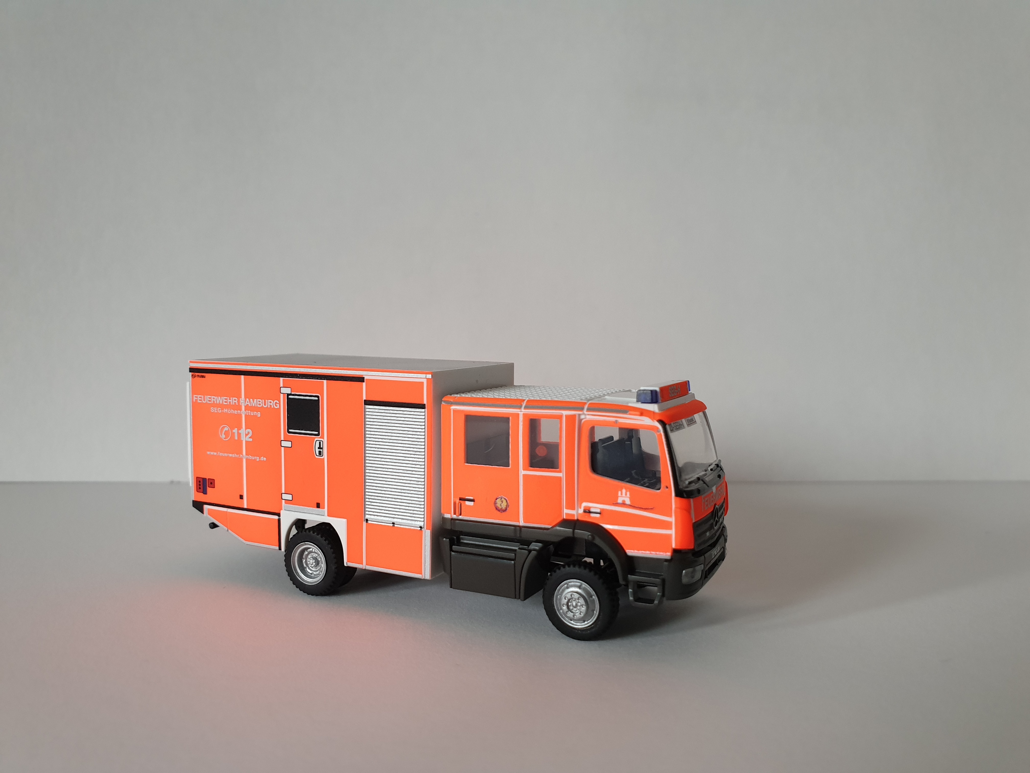 Rietze MB Atego 19 SEG-H ( Höhenretter ) Feuerwehr Hamburg - Barmbek (BF), Sondermodell