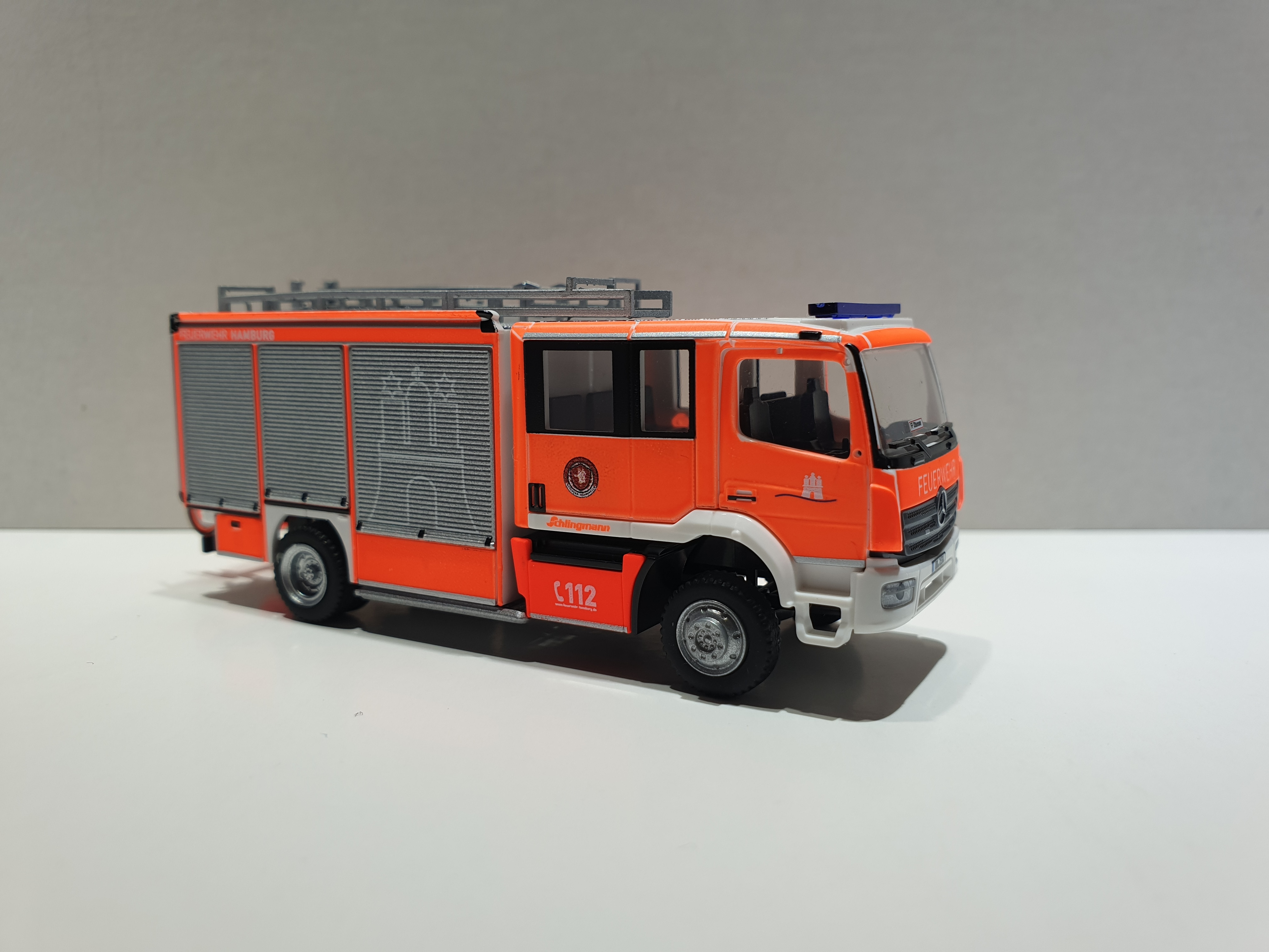 Rietze MB Atego Varus HLF Feuerwehr Hamburg FF Ottensen (Formänderung)