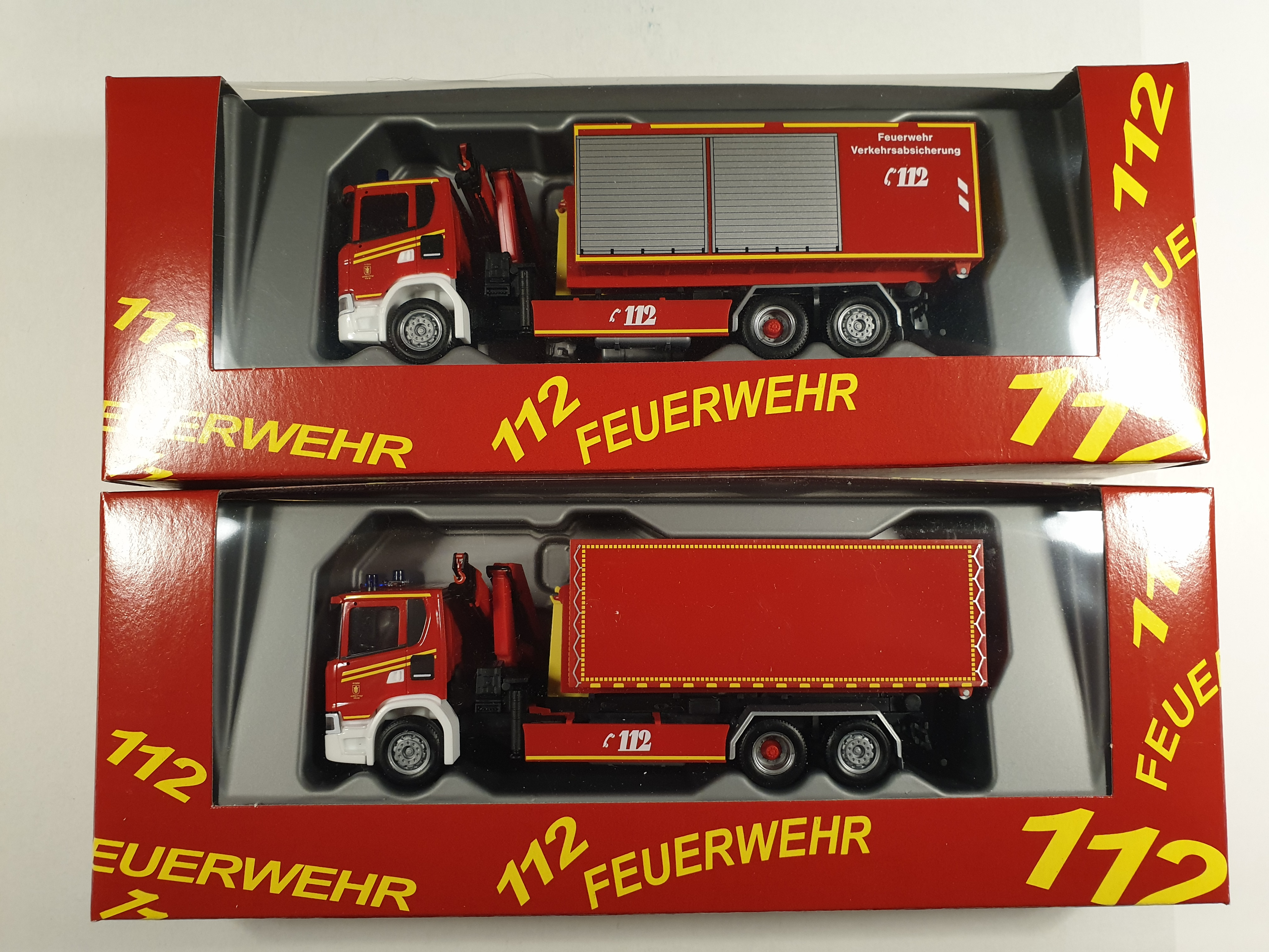 Set Herpa Scania CG 17 WLF mit Kran Feuerwehr (BF) München  FW 9 +  FW 6