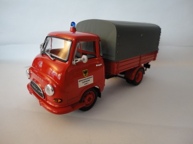 Minichamps Hanomag Kurier Pritsche FW Dortmund 1:43