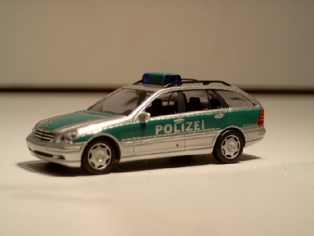 Busch MB C-Klasse T-Modell Polizei