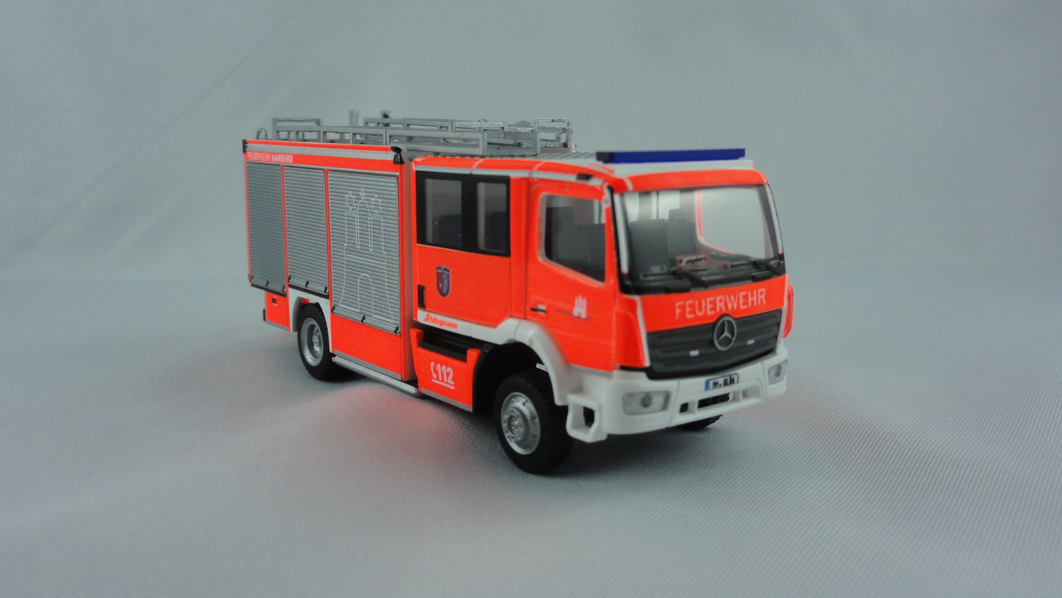 Rietze MB Atego Varus HLF Feuerwehr Hamburg FF Langenhorn