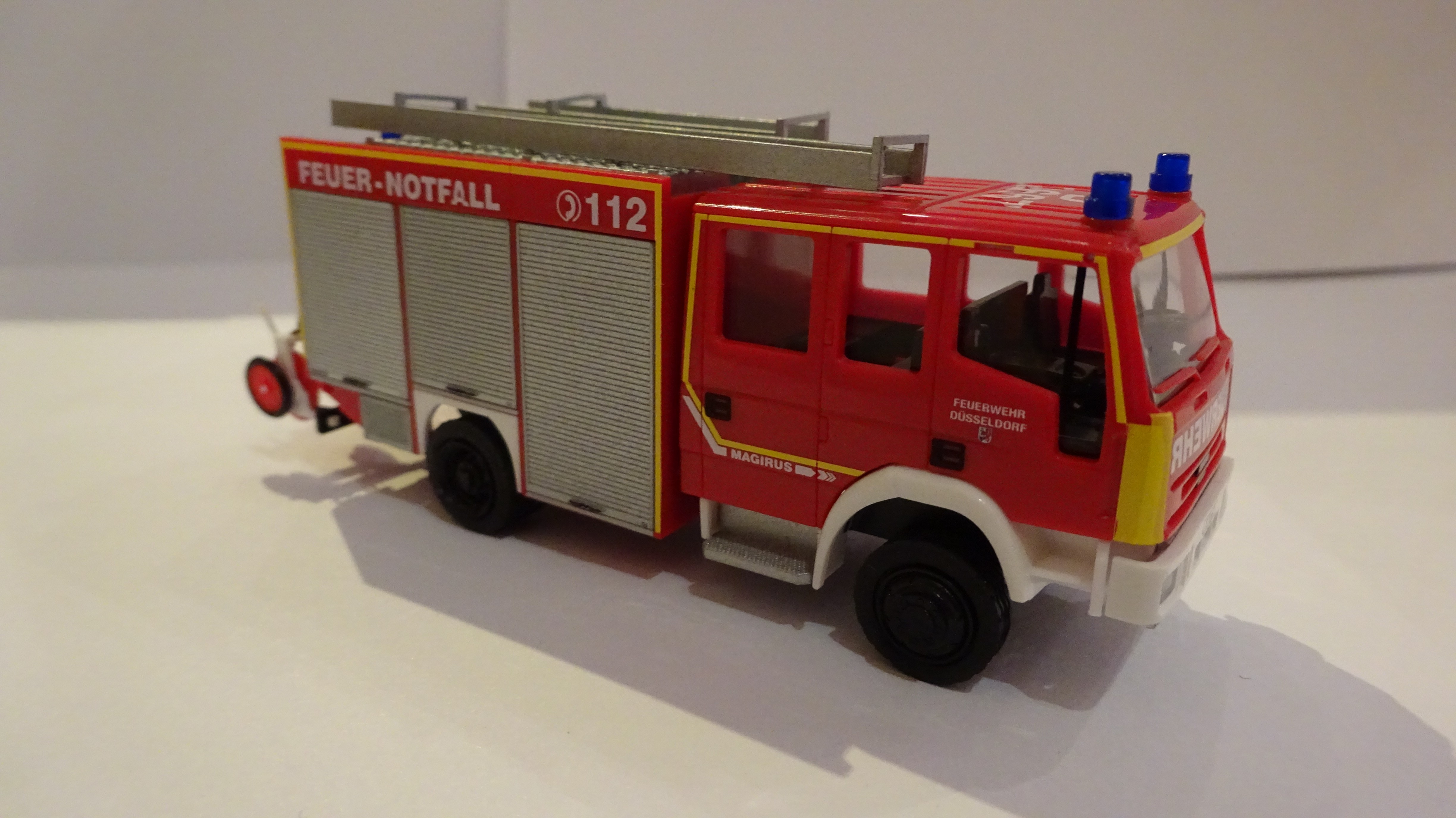 Rietze IVECO EuroFire LF 16/12 FW Düsseldorf (Reservefahrzeug)