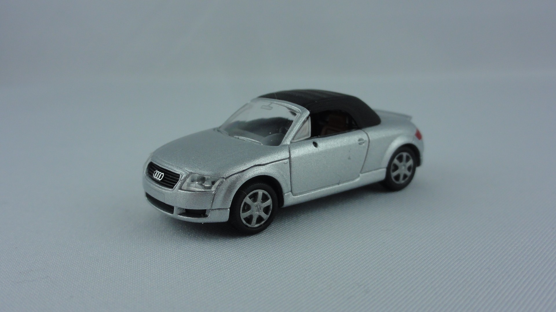 Rietze Audi TT mit Softtopf silber-metallic