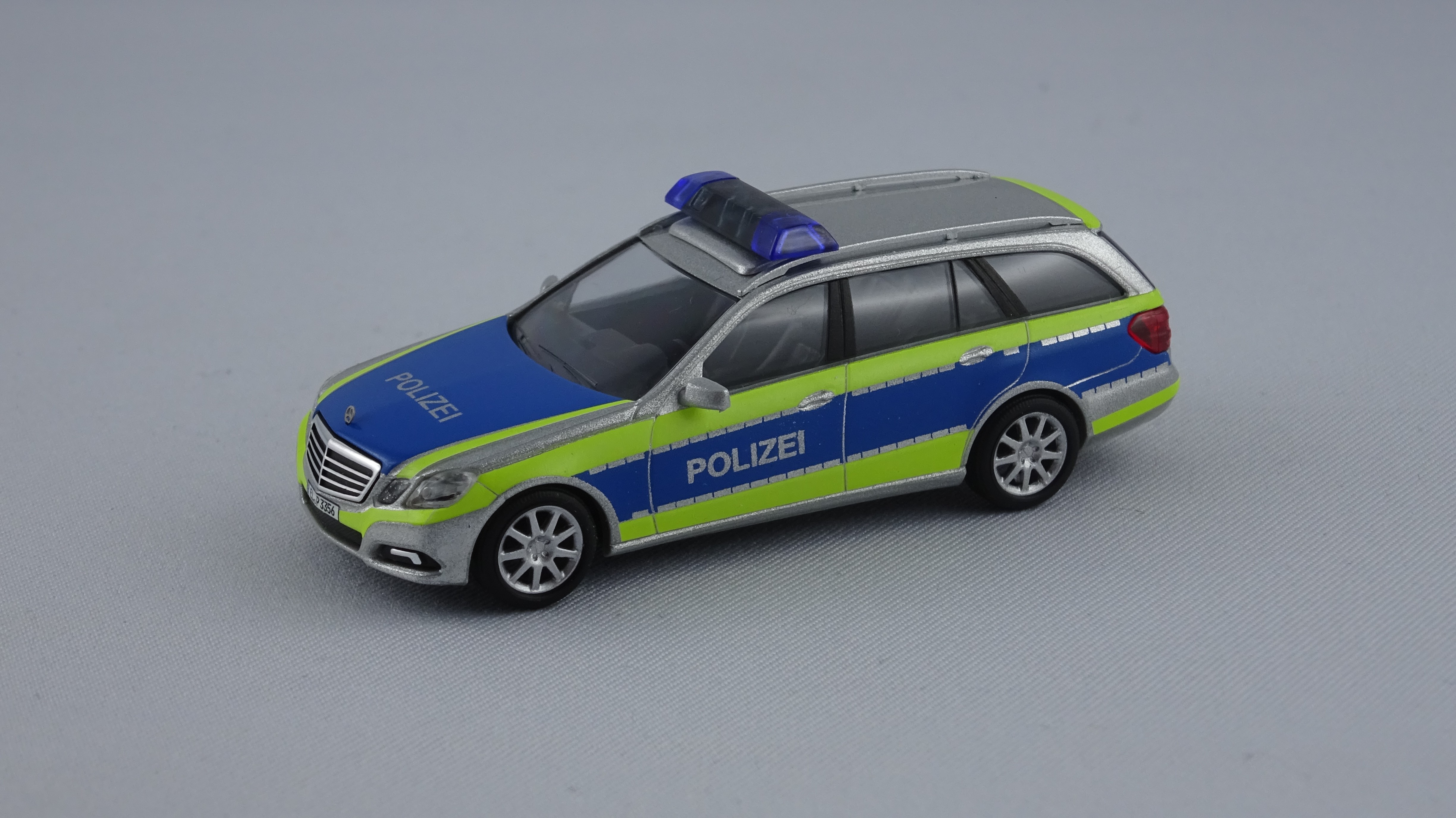 Busch MB E-Klasse T-Modell Polizei Emsland ( Sondermodell ) 