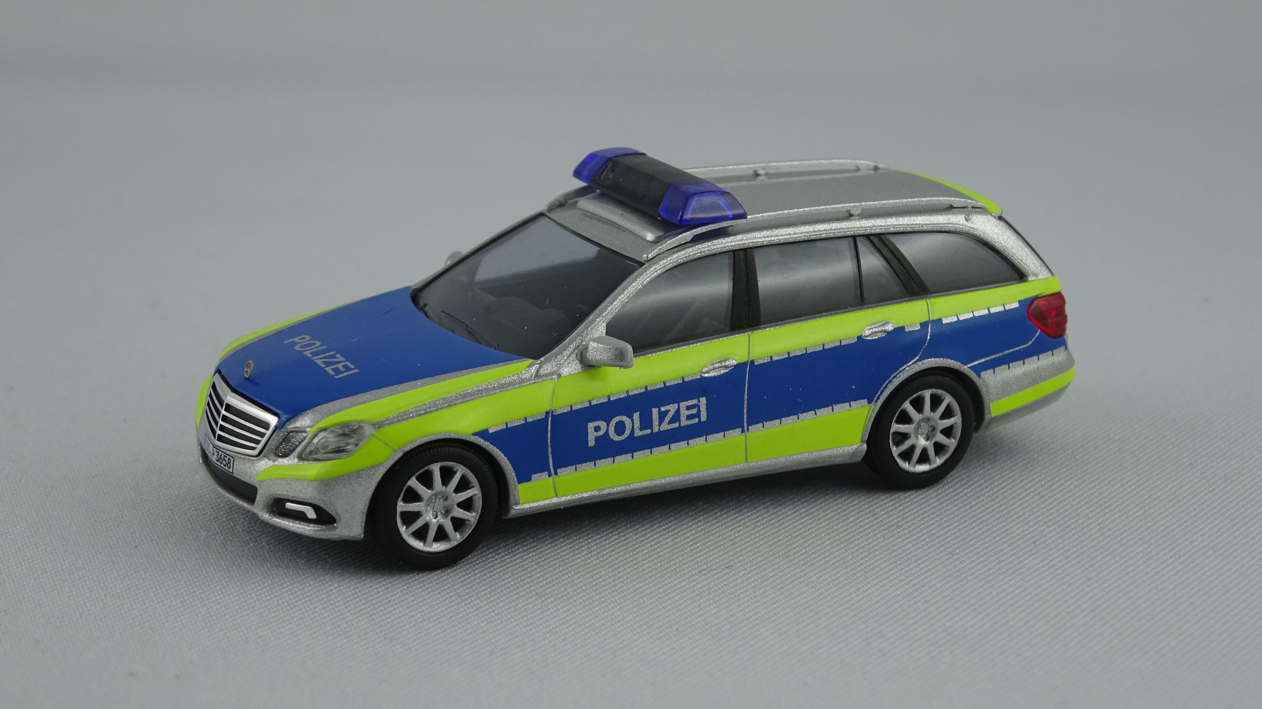 Busch MB E-Klasse T-Modell Polizei Osnabrück 