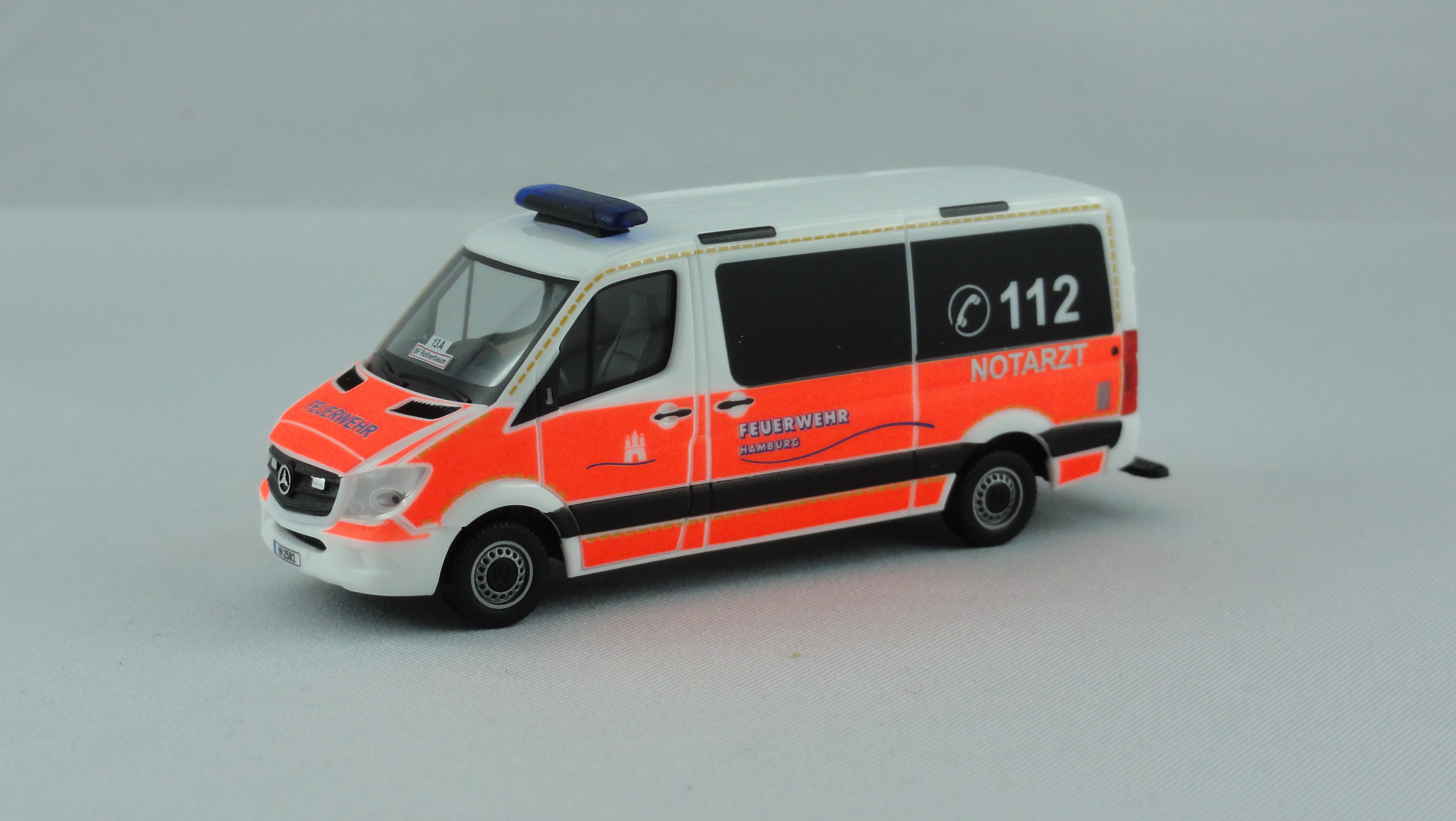 Herpa MB Sprinter 13 NEF Feuerwehr BF Hamburg Rotherbaum