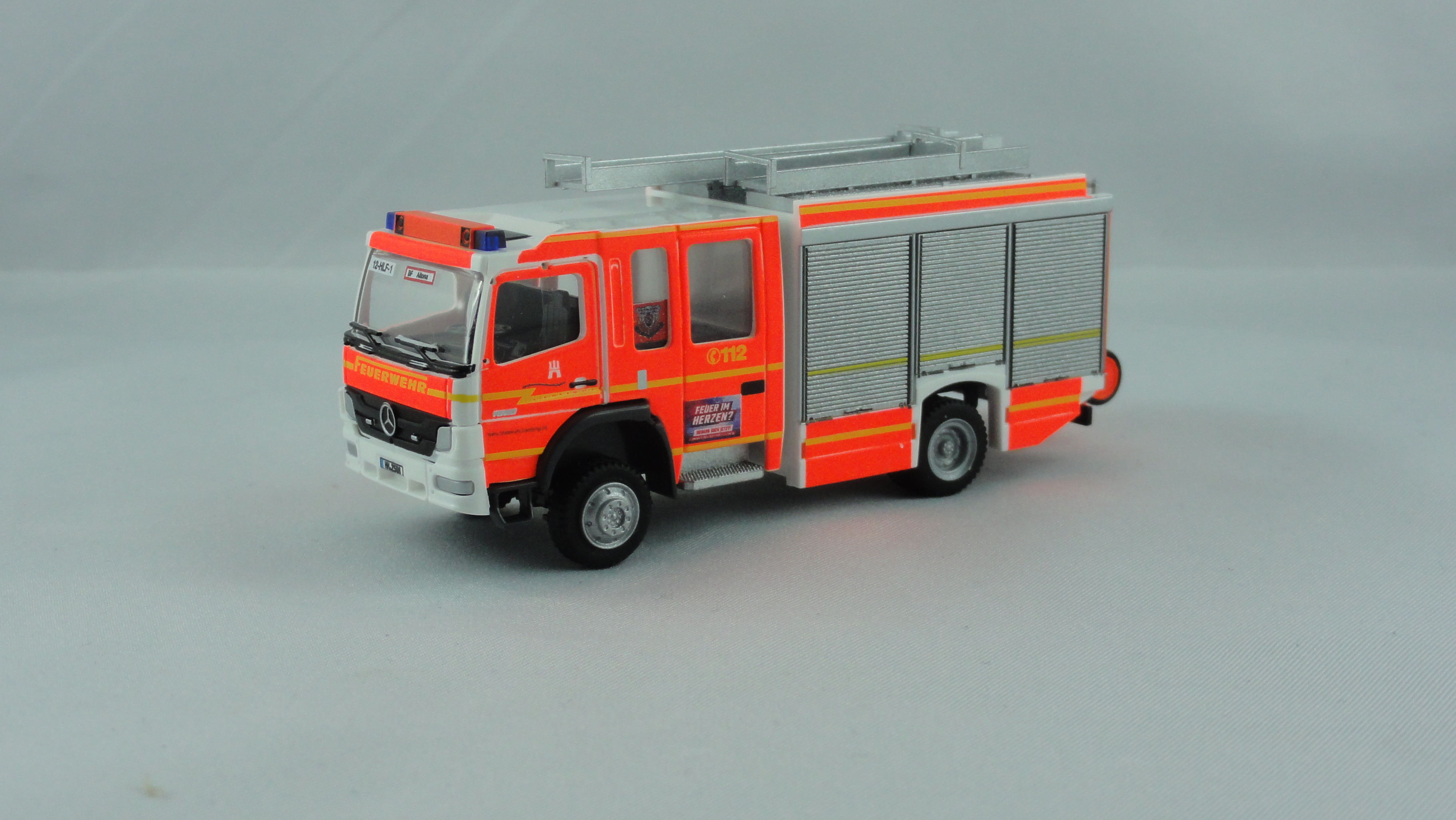 Rietze MB Atego 10 HLF Feuerwehr Hamburg Altona (BF)