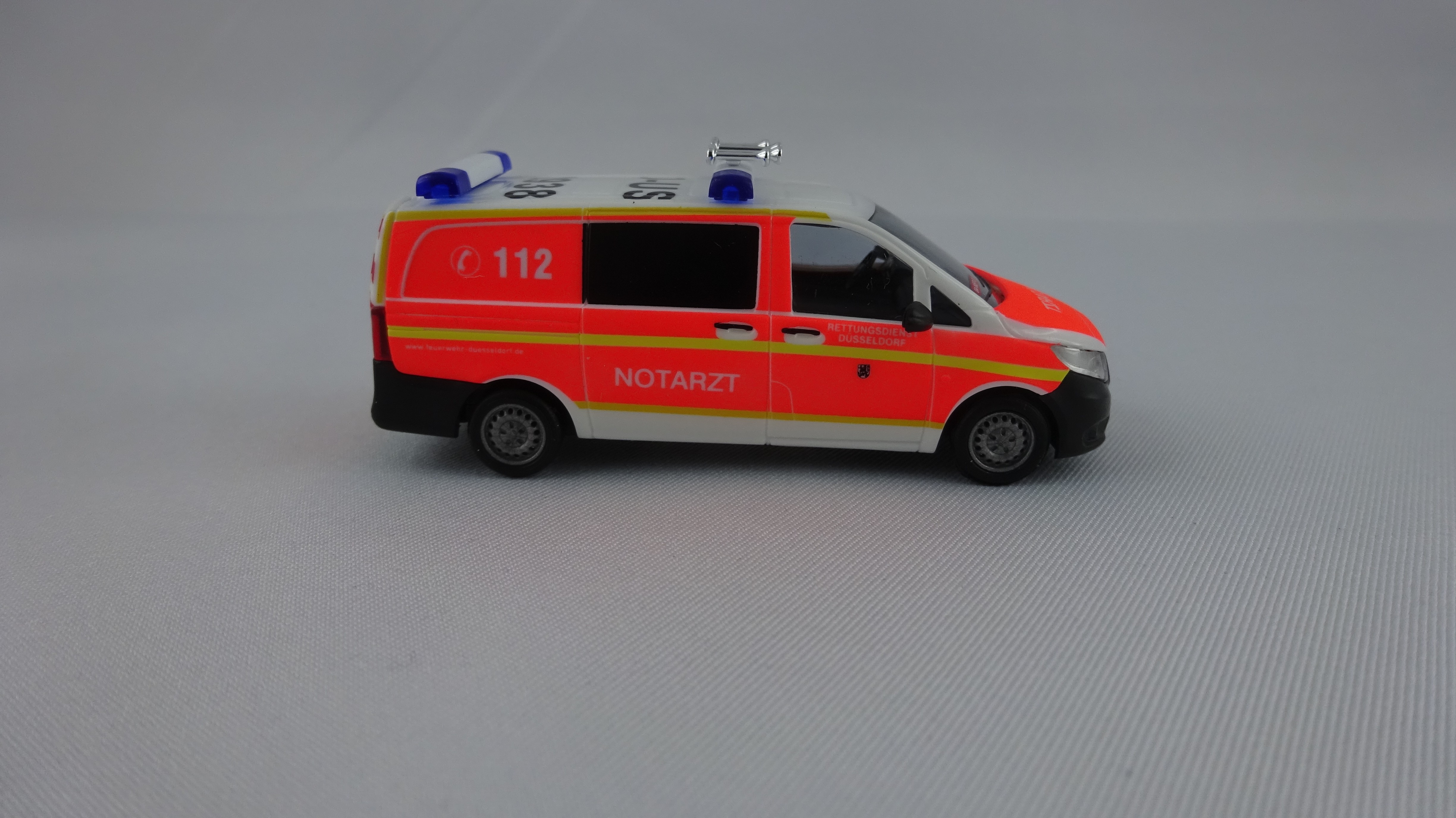 Busch MB Vito`14 NEF, 04-NEF-01, Feuerwehr Düsseldorf, D-US 2938