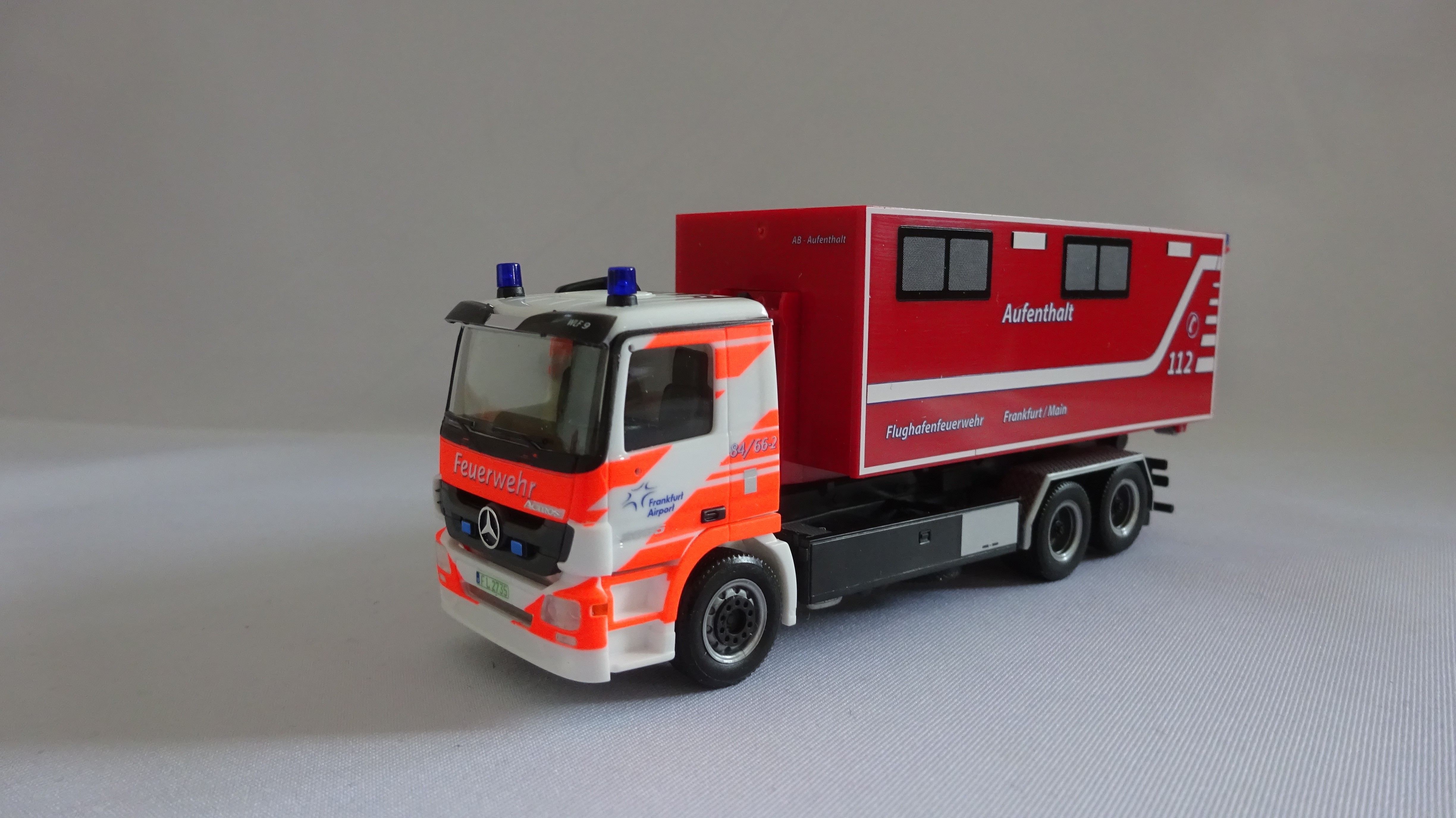 Herpa MB Actros MP 3 WLF 9 Flgh. Frankfurt am Main (FRAPORT) 