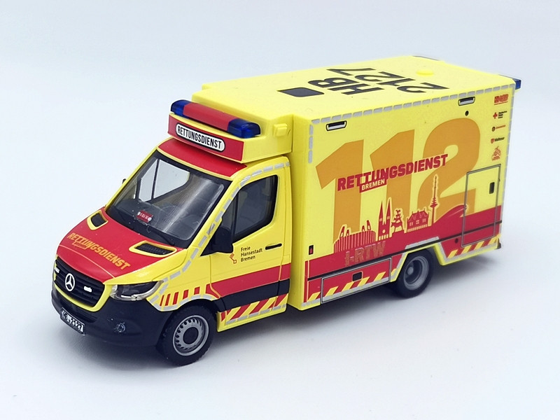 Herpa MB Sprinter 18 " RTW Feuerwehr / RD Bremen " Sondermodell
