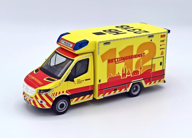 Herpa MB Sprinter 18 " RTW Feuerwehr / RD Bremen HB-2318 " Sondermodell