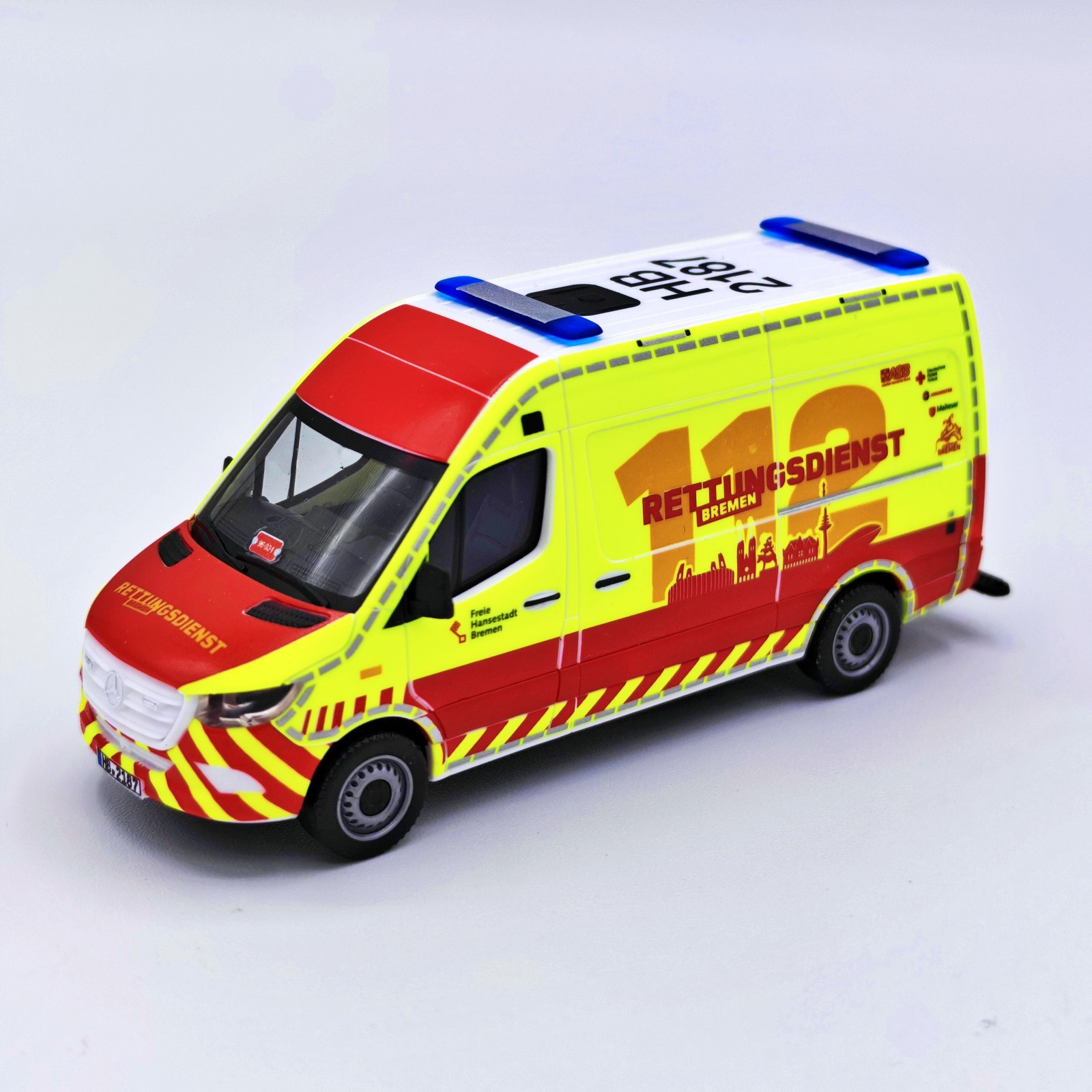 Herpa MB Sprinter 18 " NTW HB 2187 RD Feuerwehr Bremen " Sondermodell