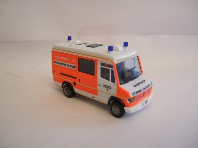 Herpa MB T2 Vario LKW 17 TD BF Düsseldorf