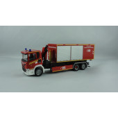 Herpa Scania CG 17 WLF mit Kran Feuerwehr (BF) München  FW 9 mit AB Verkehrsabsicherung.