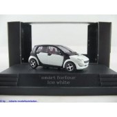Busch Smart forfour ´04 ice white in PC-Box 